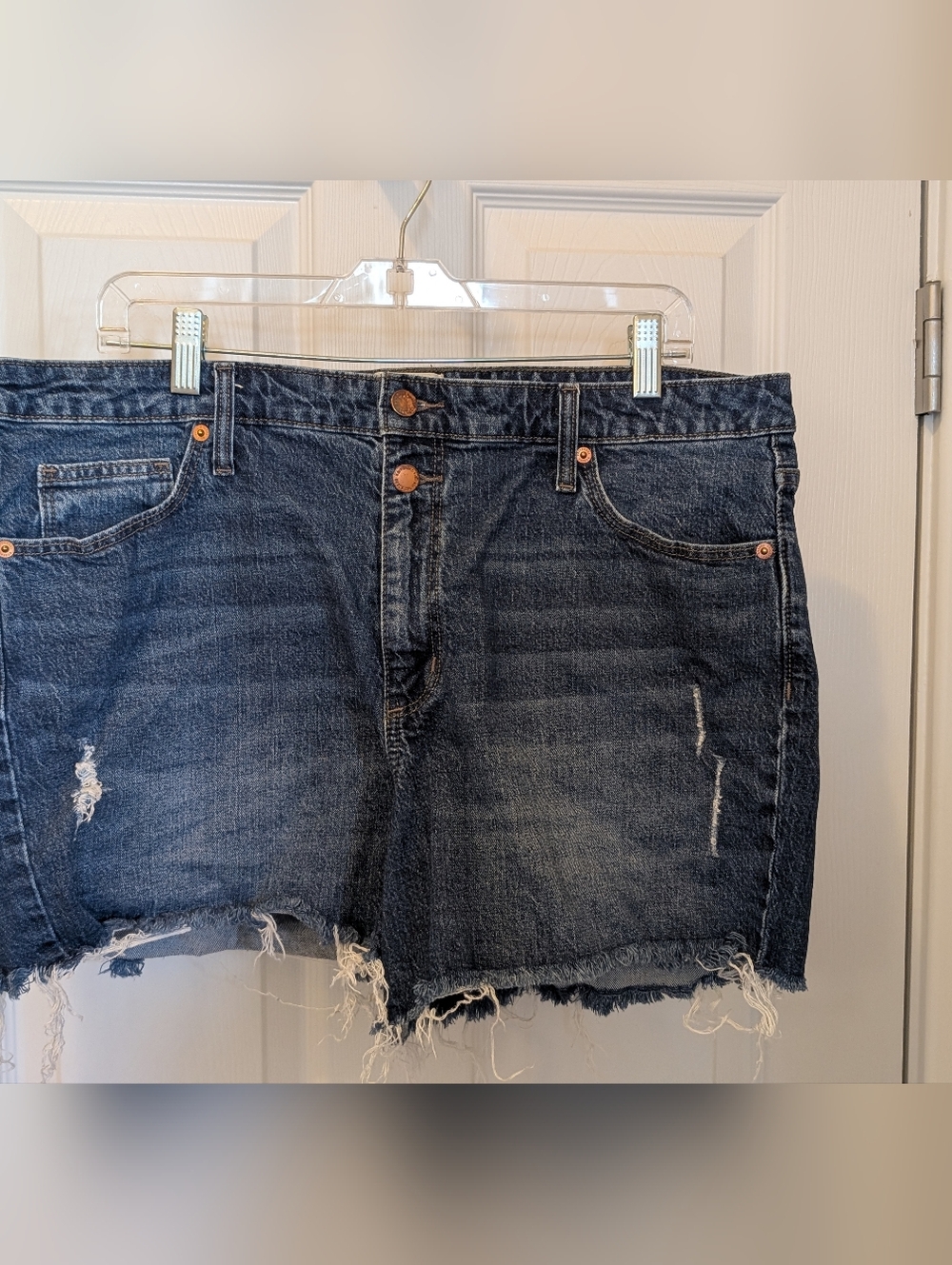 Universal Thread Denim Shorts Size 16 Distressed‎ Raw Hem Dark Wash Mid Rise (K)